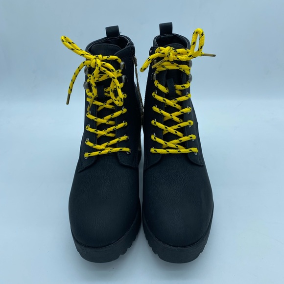 Seven7 Thick Heel Boot - Picture 2 of 7